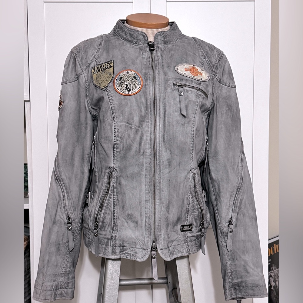 Hard to find distressed light grey leather Harley Davidson jacket. Medium